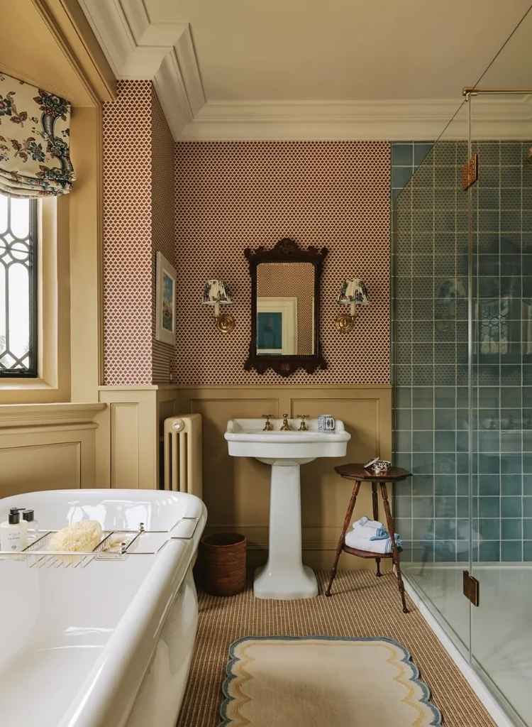 Scalloped Rug Traditional Bathroom
