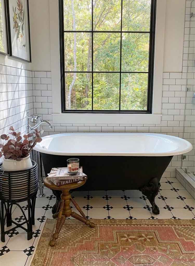 Vintage Rug Clawfoot Tub Bathroom