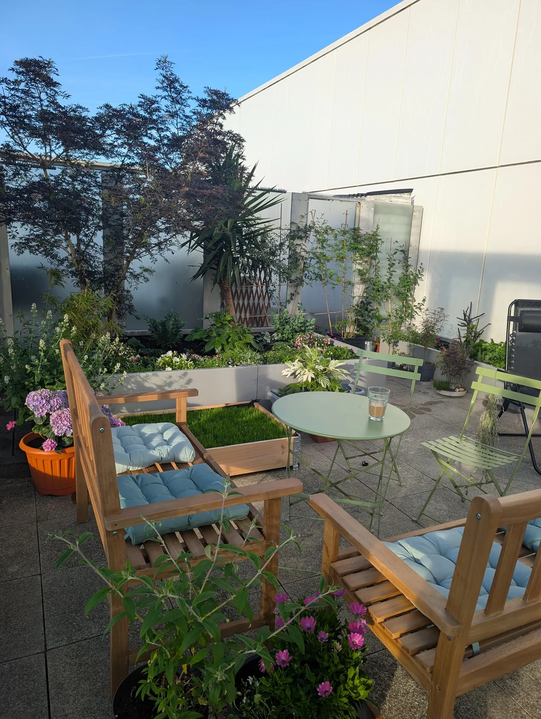 can you grow a garden on a balcony